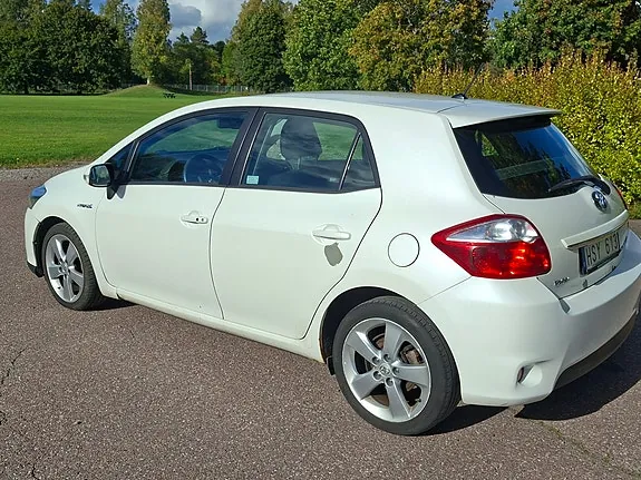 Toyota Auris 2010 photo 4