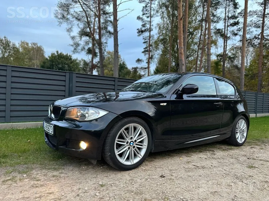 BMW 1 Series 2010 photo 2