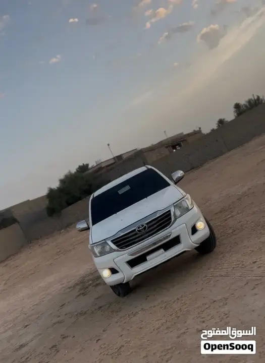 Toyota Hilux 2013 photo 2