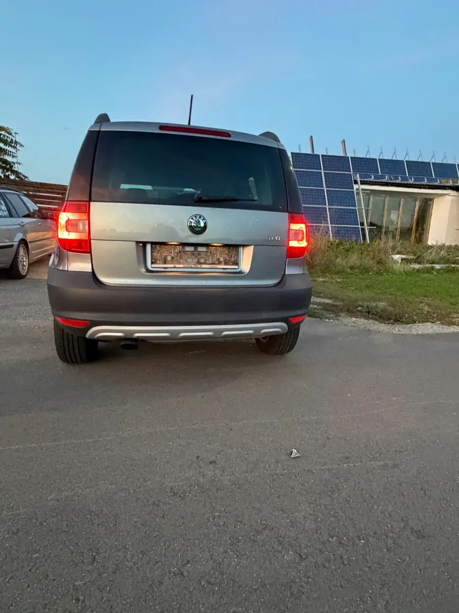 Skoda Yeti 2011 photo 3