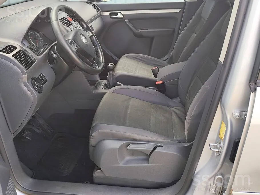 Volkswagen Touran 2006 photo 5