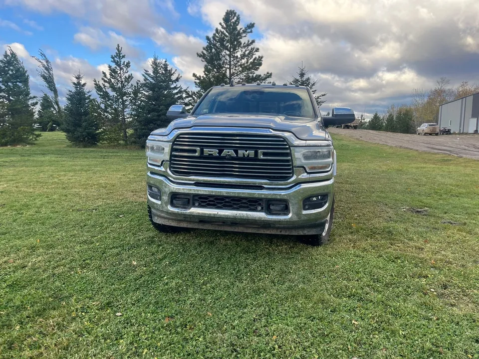Ram 3500 Laramie 2019 photo 3