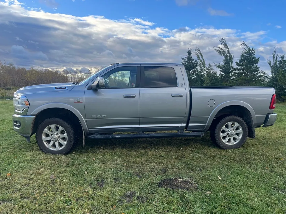 Ram 3500 Laramie 2019 photo 2