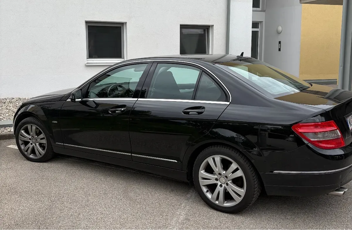 Mercedes-Benz C-Class 2009 photo 3