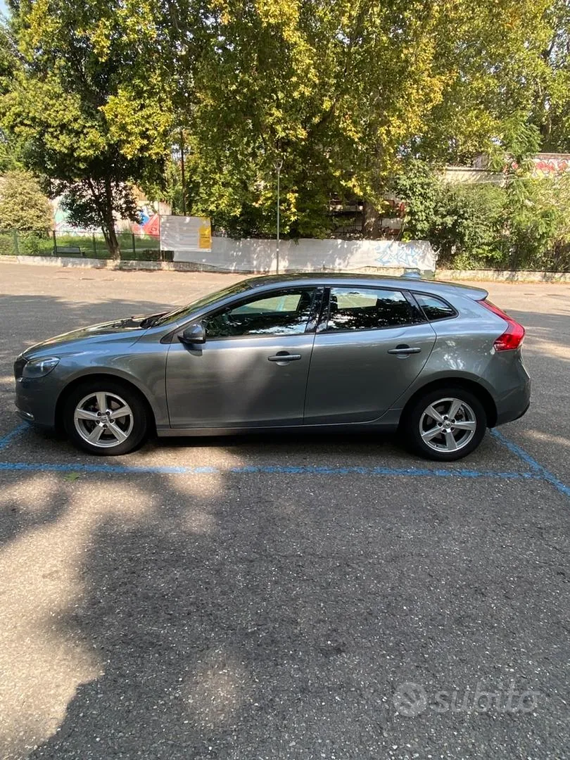 Volvo V40 2016 photo 2