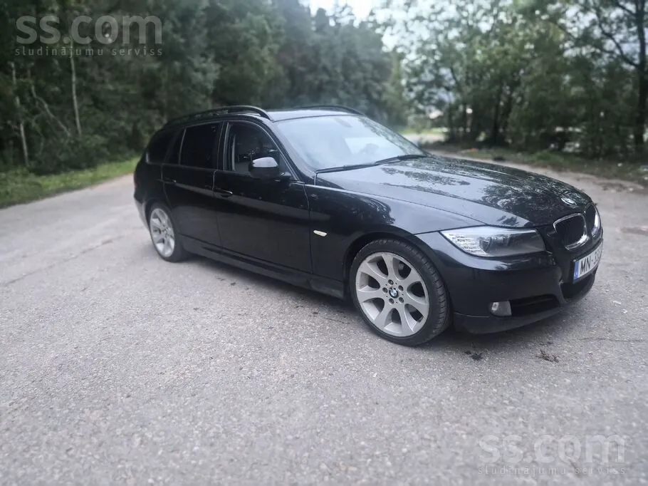 BMW 318 2010 photo 5