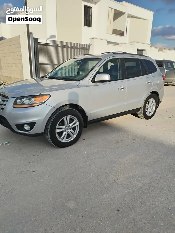 Hyundai Santa Fe 2012 photo 3