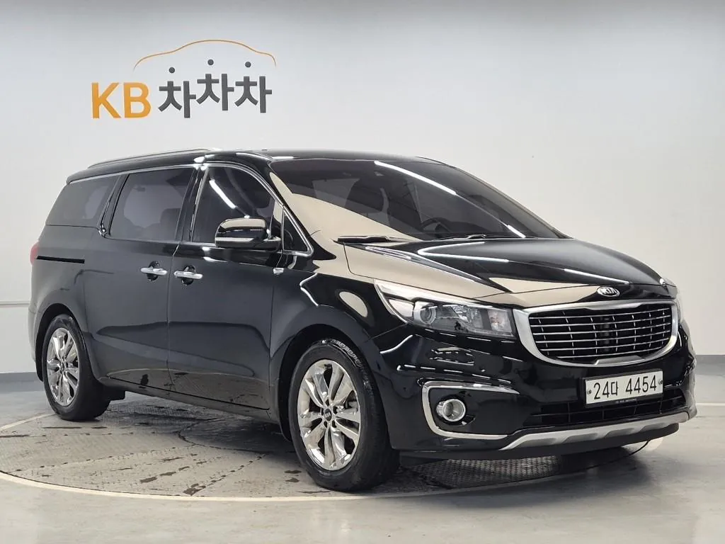Kia Carnival 2015 photo 4