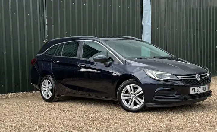 Vauxhall Astra 2018 photo 3
