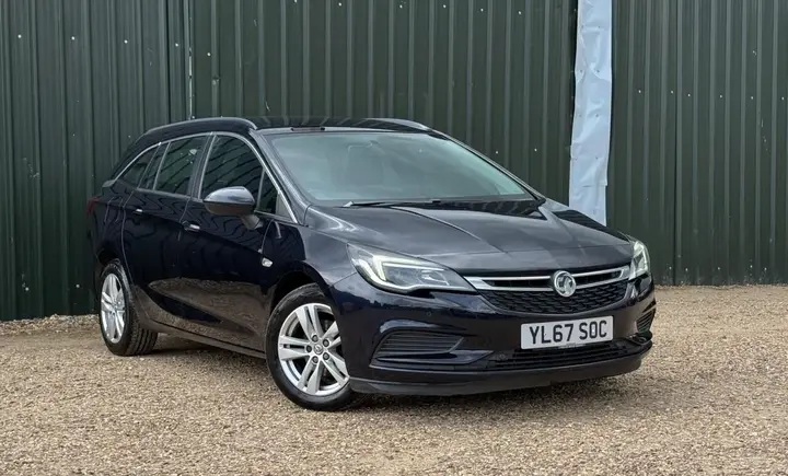 Vauxhall Astra 2018 photo 2
