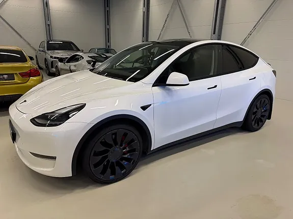 Tesla Model Y 2022 photo 2