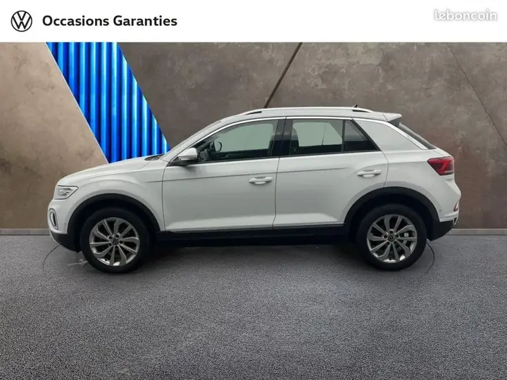Volkswagen T-Roc 2023 photo 2