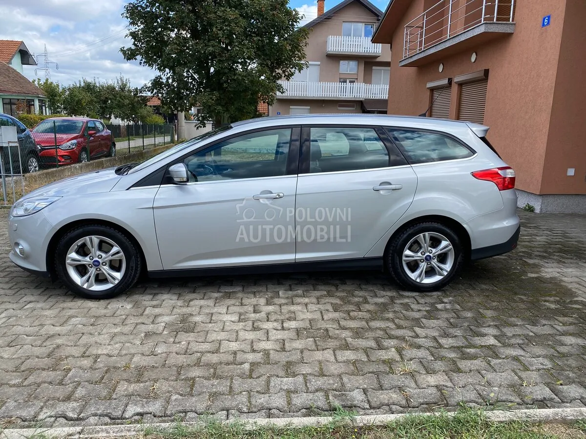 Ford Focus 2013 photo 2