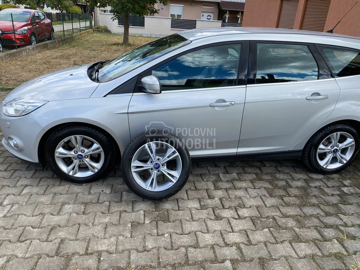 Ford Focus 2013 photo 3