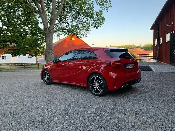 Mercedes-Benz A 180 2016 photo 2