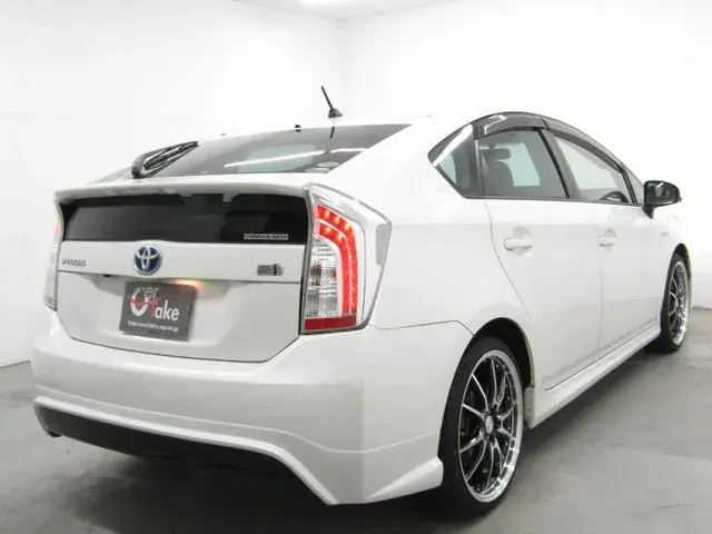 Toyota Prius 2013 photo 3