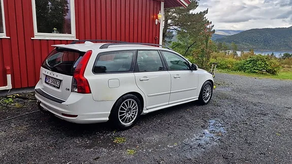 Volvo V50 2011 photo 4