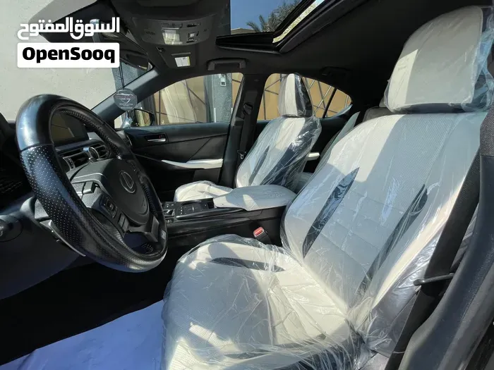 Lexus Is 350 2022 photo 4