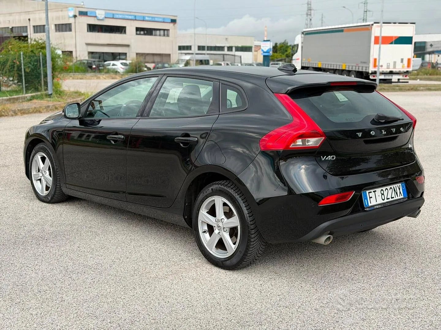 Volvo V40 2019 photo 5