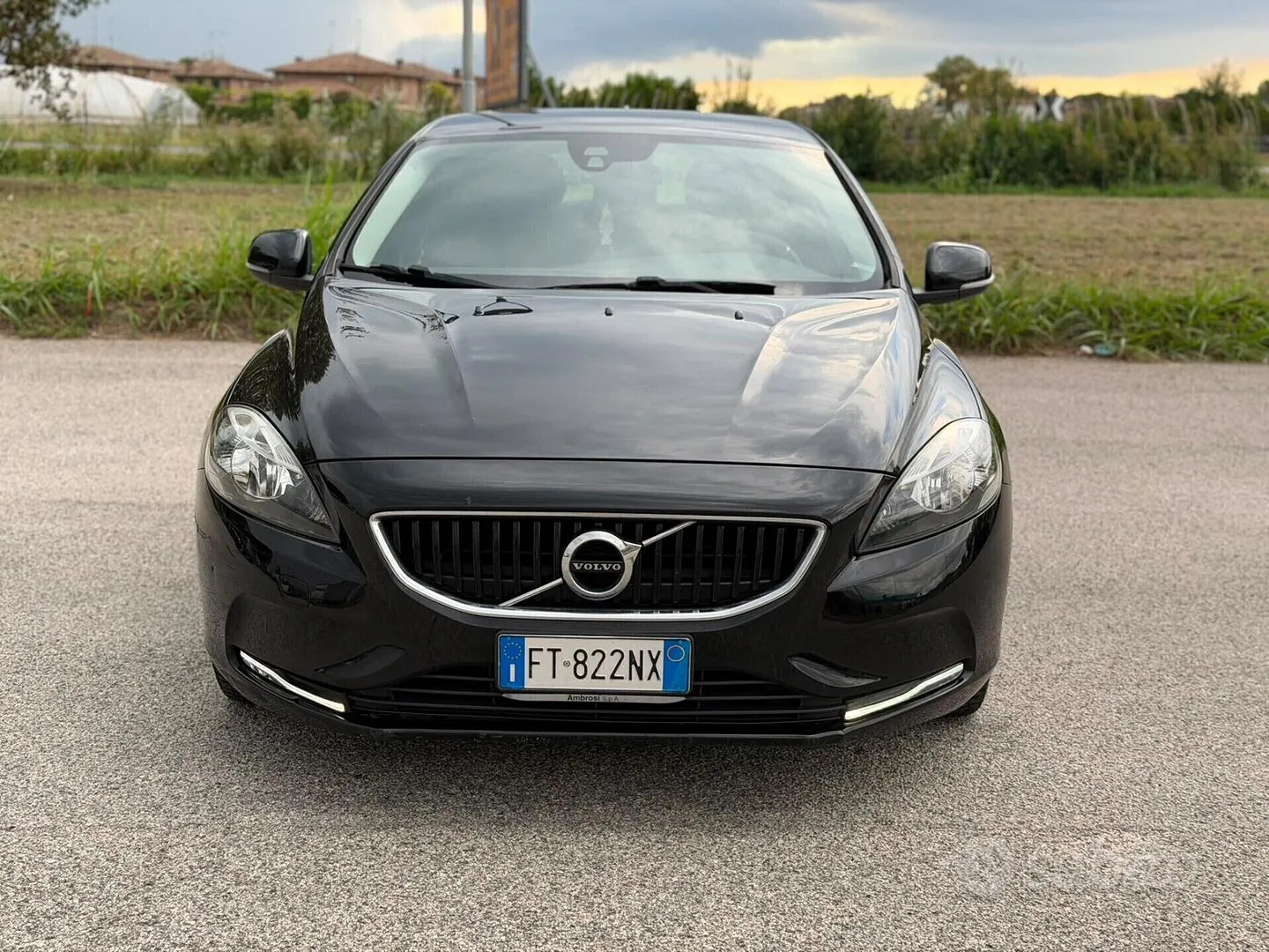 Volvo V40 2019 photo 2
