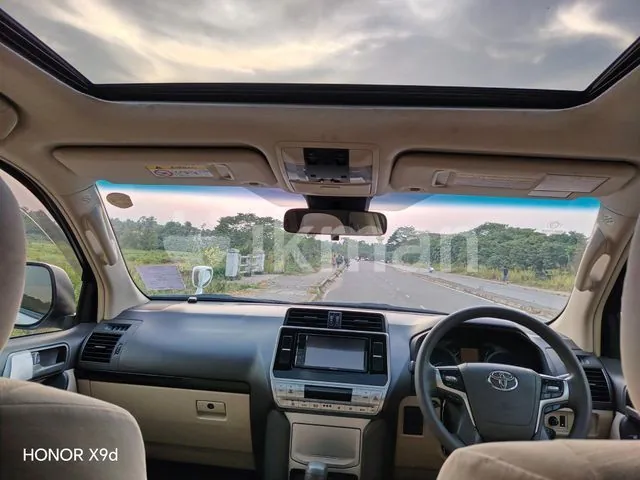 Toyota Land Cruiser Prado 2018 photo 2