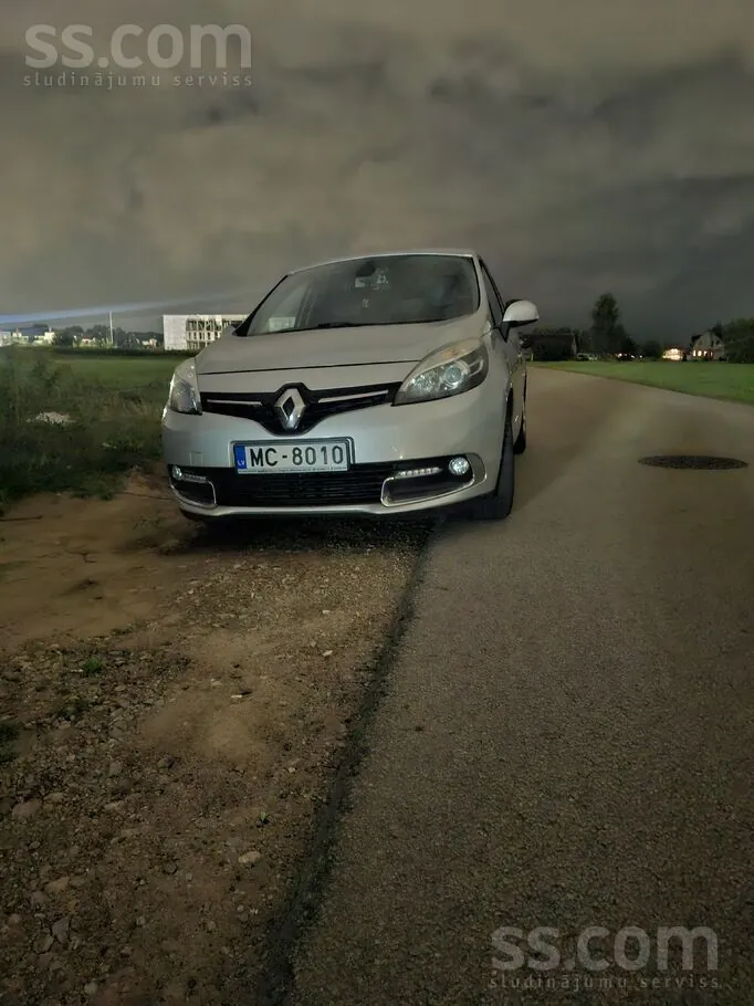 Renault Grand Scenic 2016 photo 2
