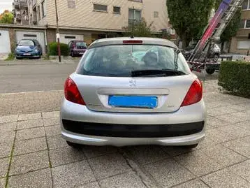 Peugeot 207 2007 photo 3