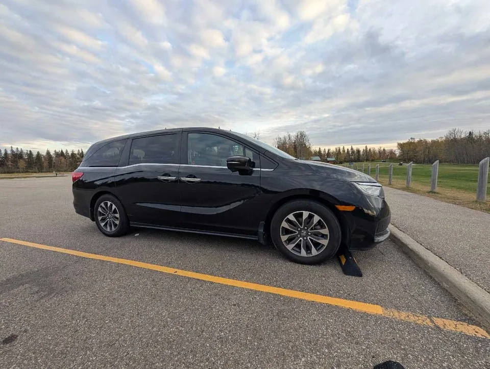 Honda Odyssey 2022 photo 2