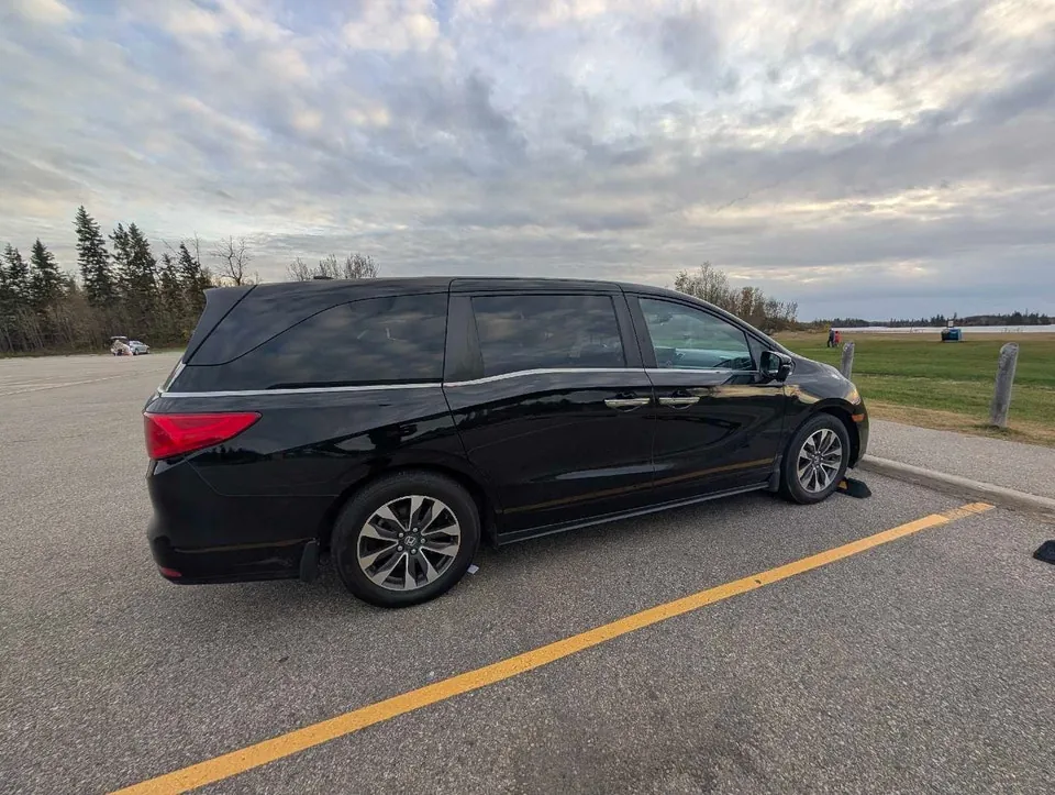 Honda Odyssey 2022 photo 4