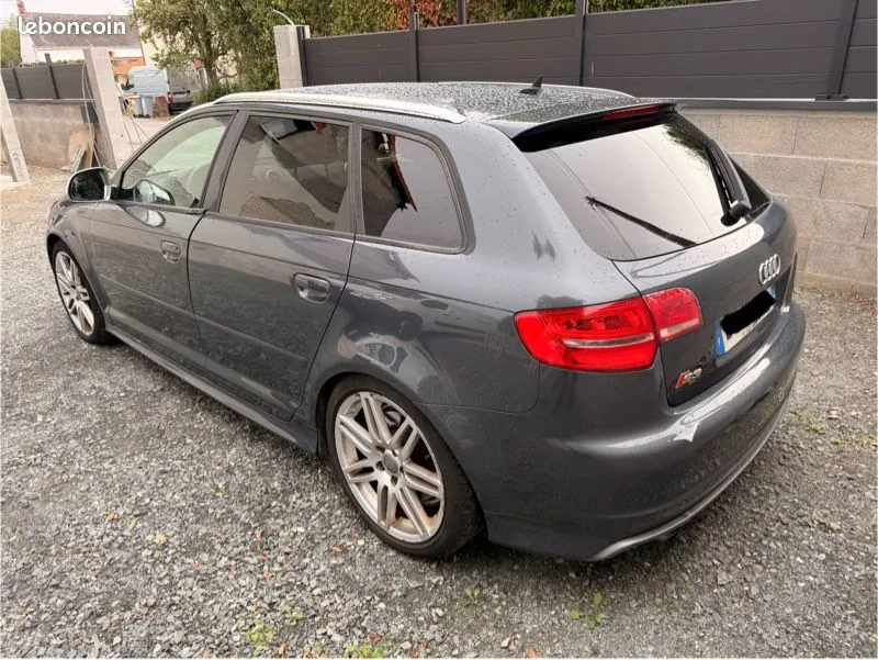 Audi S3 2009 photo 2
