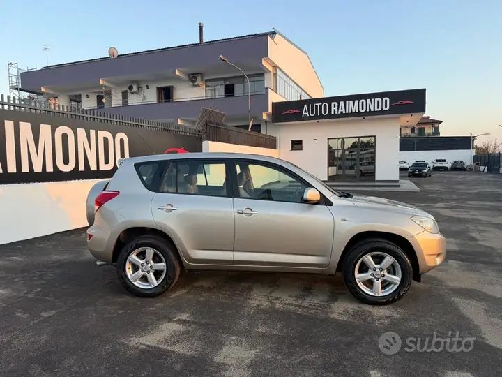 Toyota Rav4 2011 photo 4