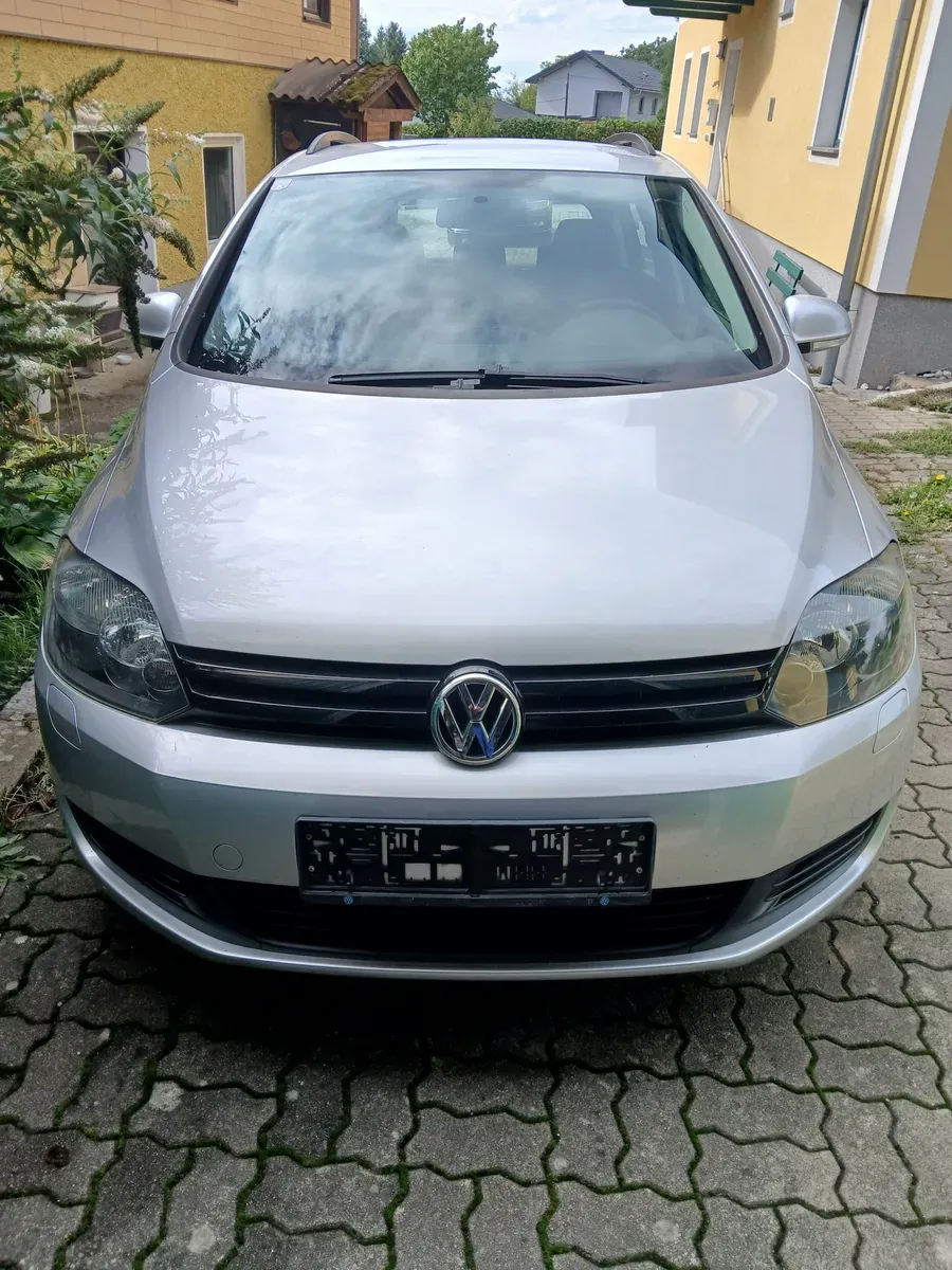 Volkswagen Golf 2012 photo 2
