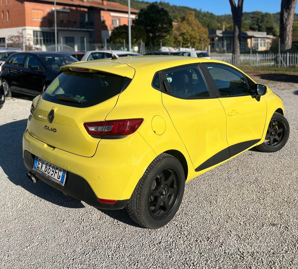 Renault Clio 2014 photo 2