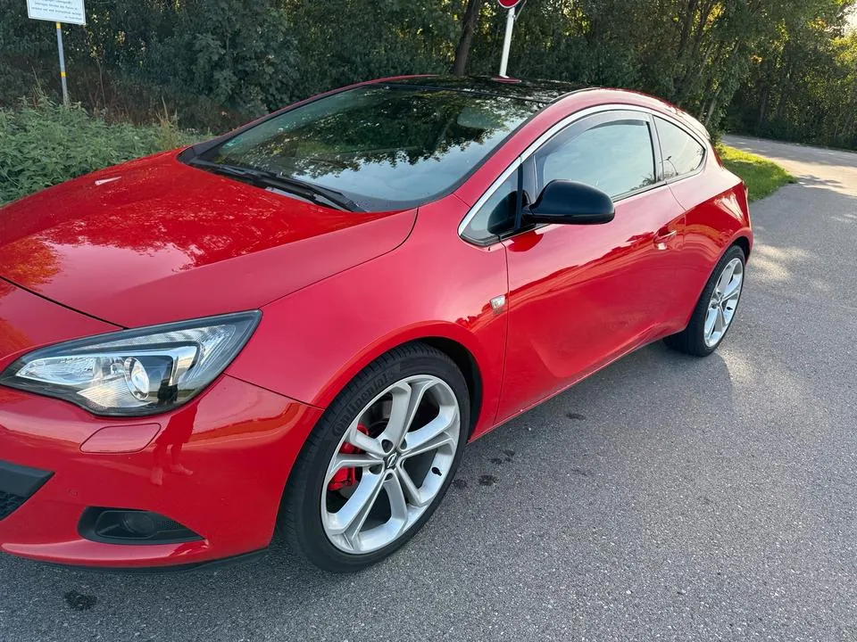 Opel Astra J Gtc