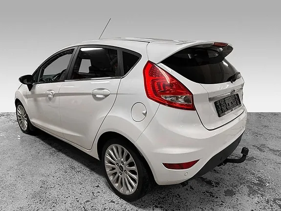 Ford Fiesta 2012 photo 2