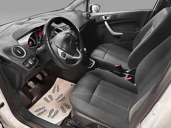 Ford Fiesta 2012 photo 3