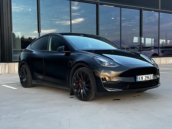 Tesla Model Y 2025 photo 3