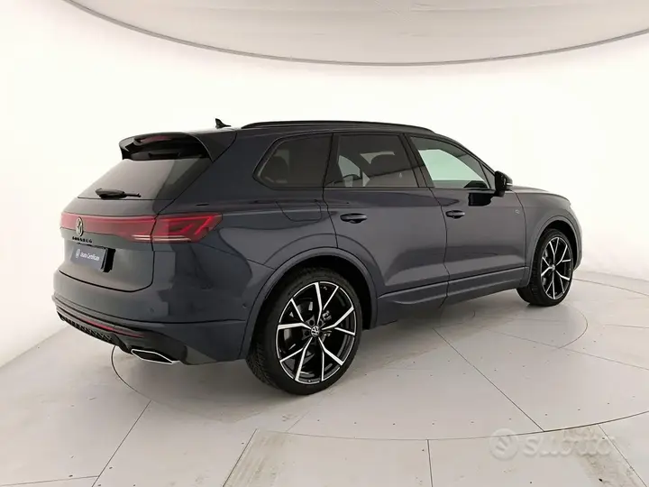Volkswagen Touareg 2026 photo 2