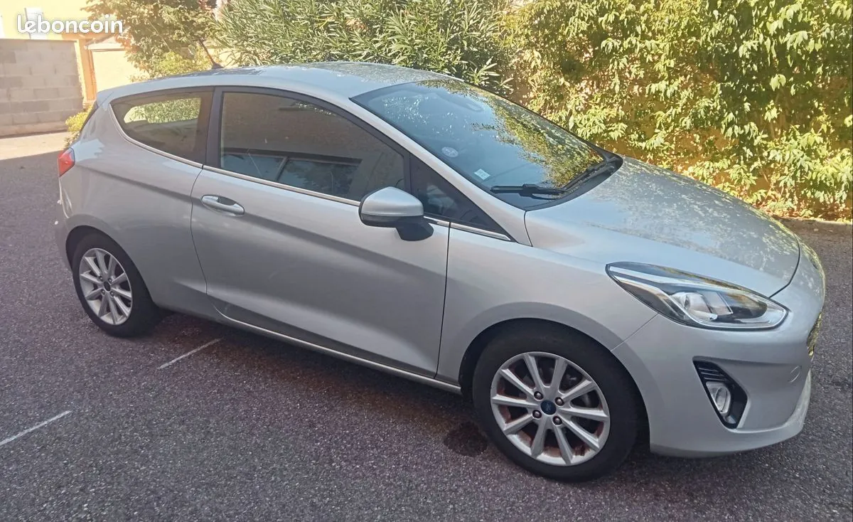 Ford Fiesta 2017 photo 2