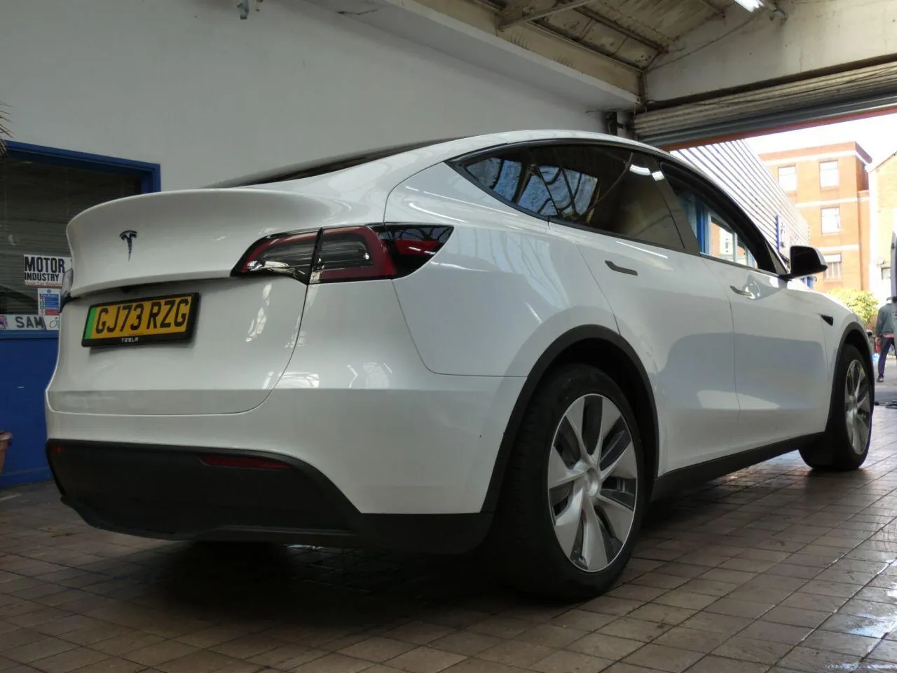 Tesla Model Y 2023 photo 5