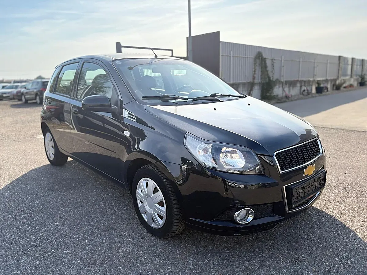Chevrolet Aveo 2011 photo 3