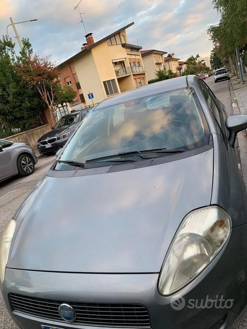 Fiat Grande Punto 2007 photo 2