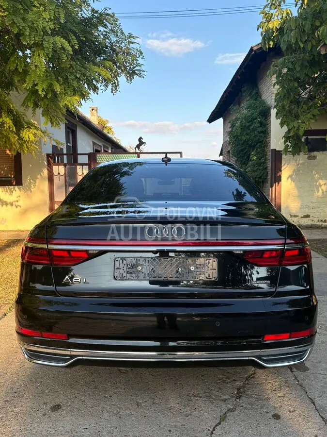 Audi A8 2018 photo 5