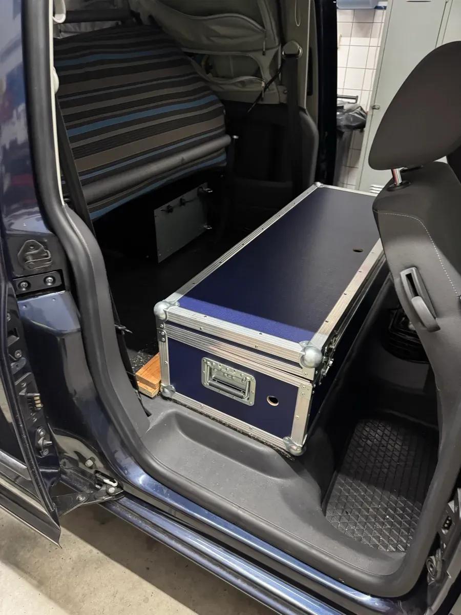 Volkswagen Caddy 2011 photo 3