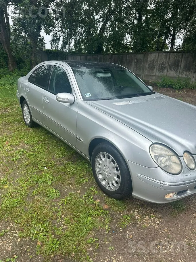 Mercedes-Benz E270 2005 photo 3