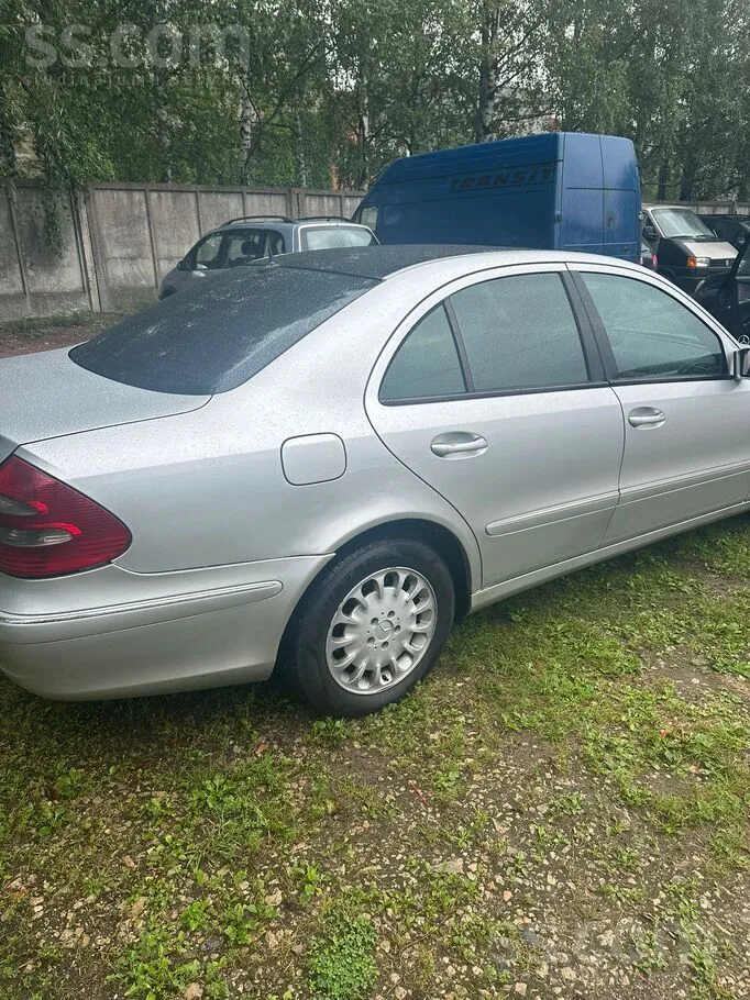 Mercedes-Benz E270 2005 photo 5