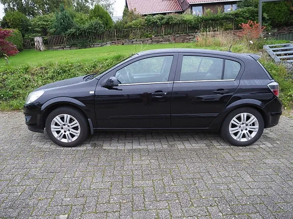 Opel Astra 2008 photo 2