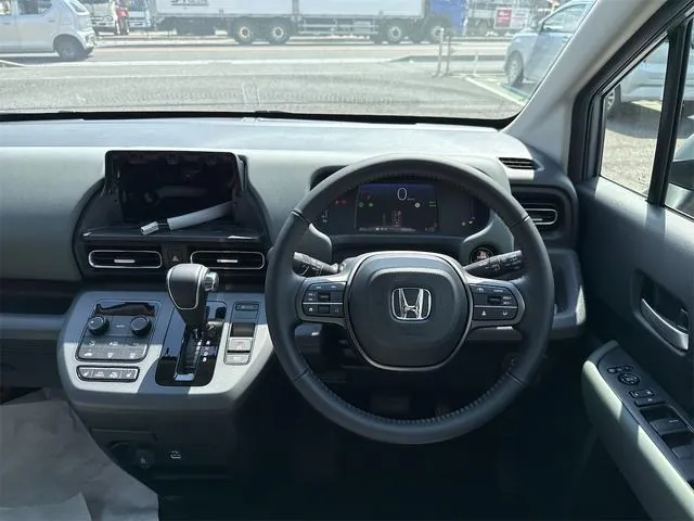 Honda Freed E:Hev 2026 photo 3