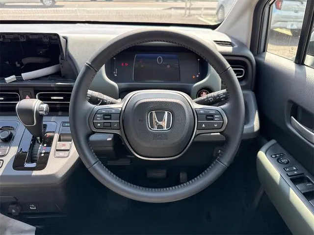 Honda Freed E:Hev 2026 photo 4