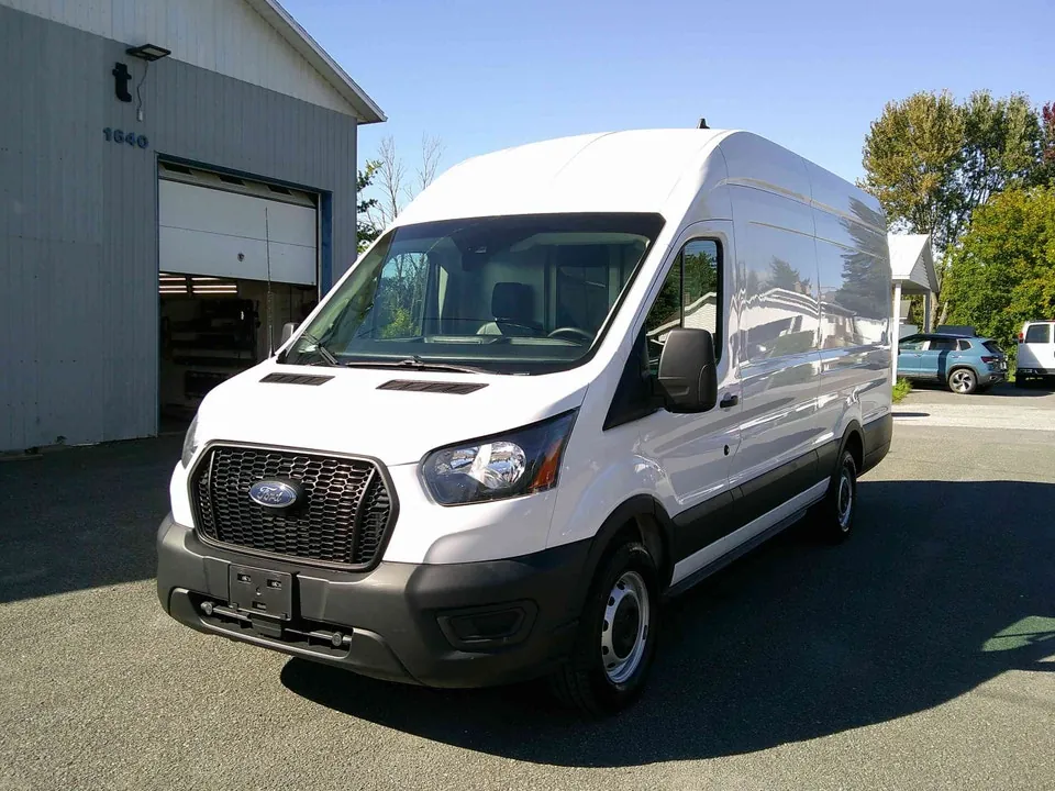 Ford Transit 2022 photo 2